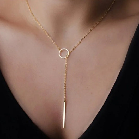 The Round Pendant Necklace