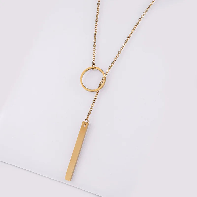 The Round Pendant Necklace