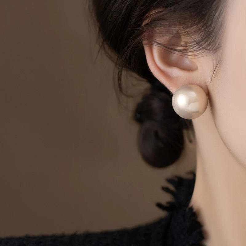 Pearl Gap Stud Earrings