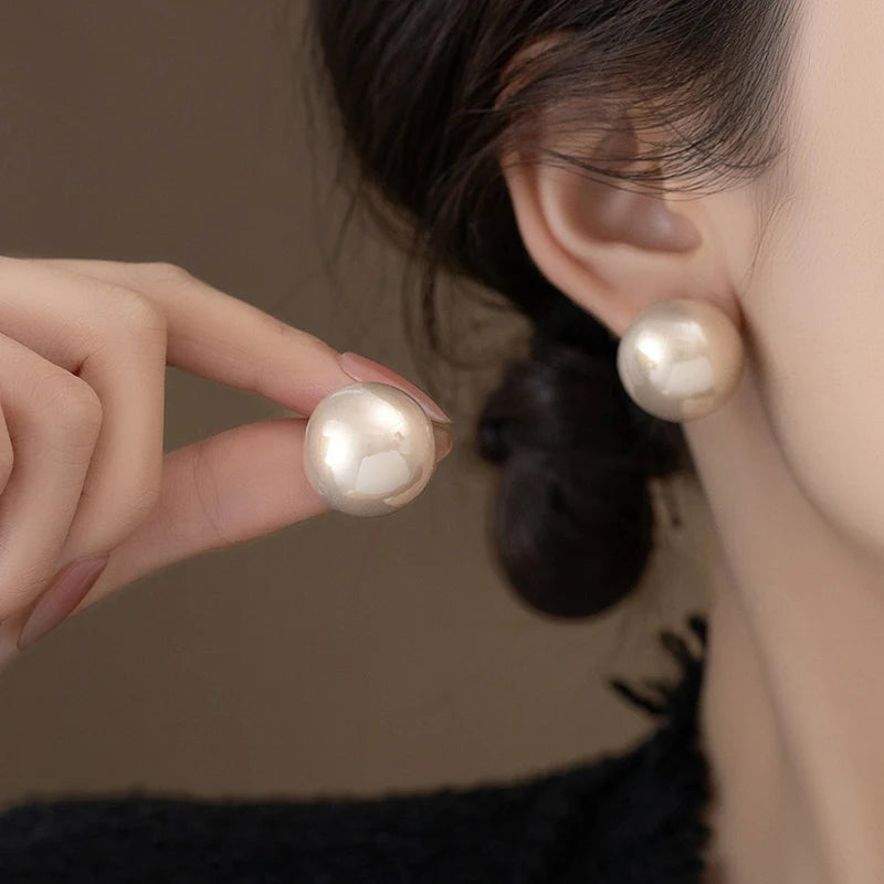 Pearl Gap Stud Earrings